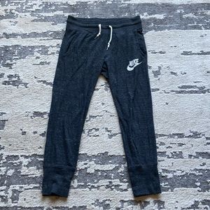 Nike Cropped Joggers